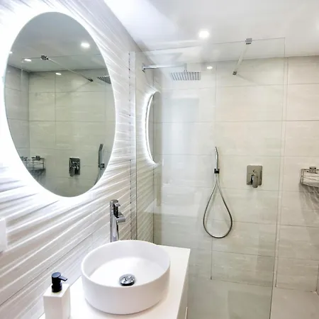 Amazimg At 200m From The Daire