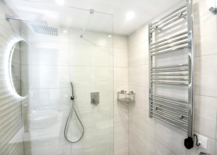 Amazimg At 200m From The Daire *